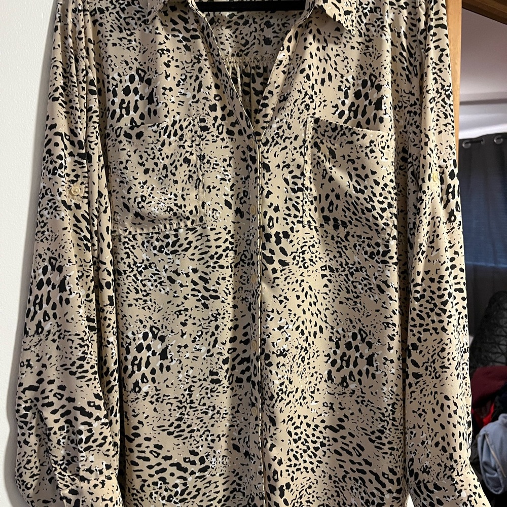 Maurices Tan and Cream Graphic Long Sleeve Blouse